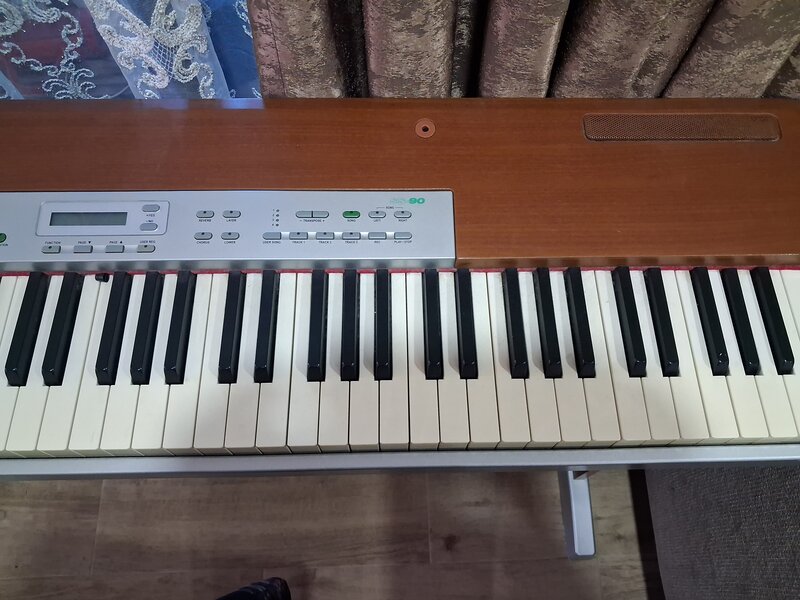 Vand Yamaha P-120 pian